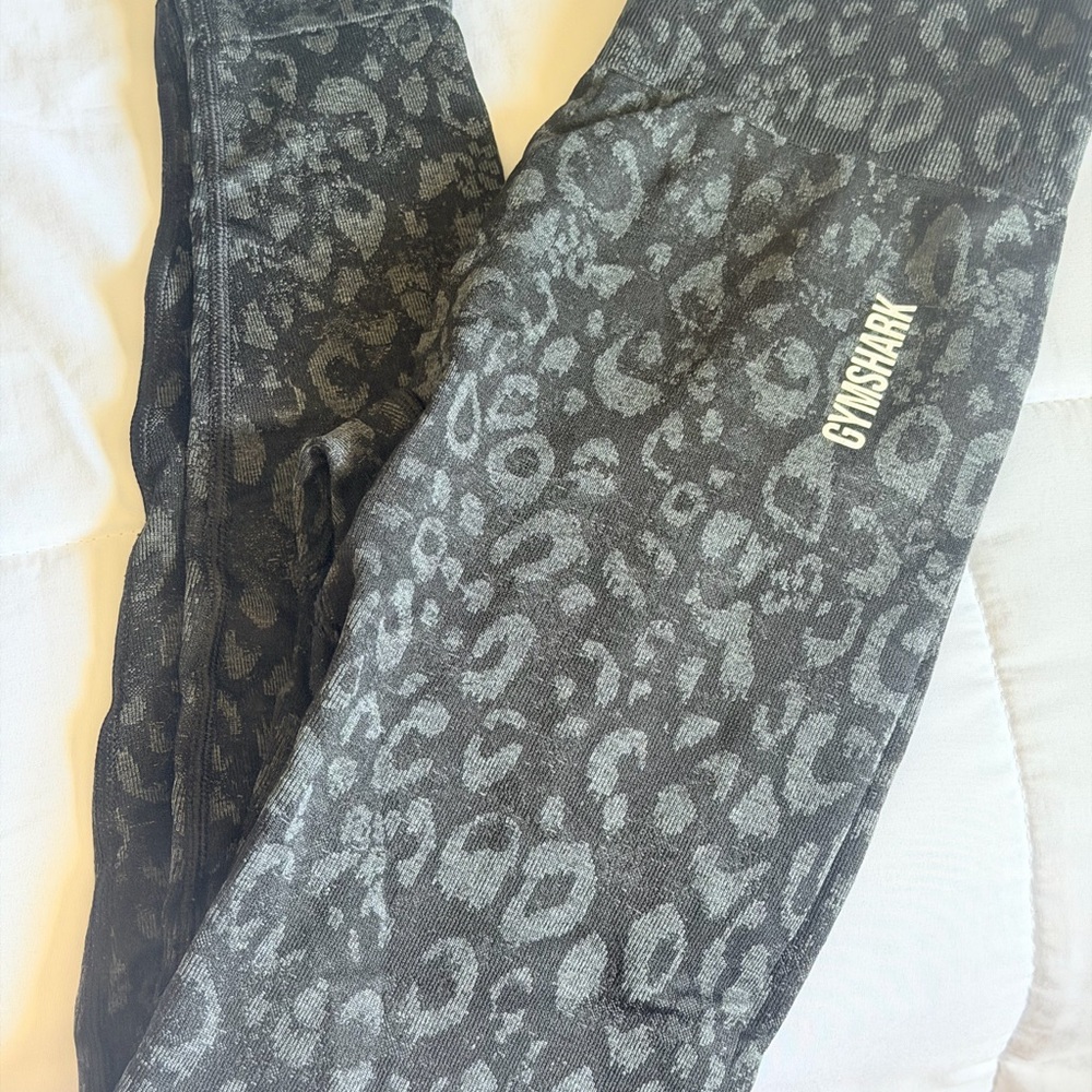 Gymshark Athletic Legging Bundle - Neutral, Black, Burgundy, Red🦋 6 pc - Picture 4 of 8